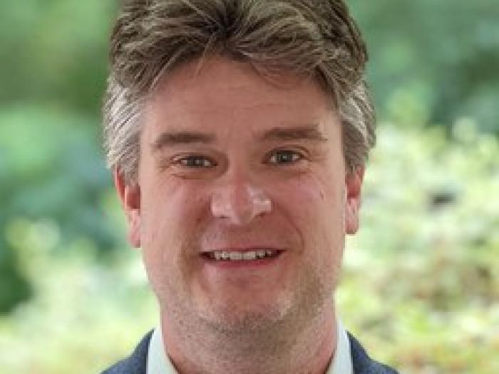 Jonathan Shea headshot